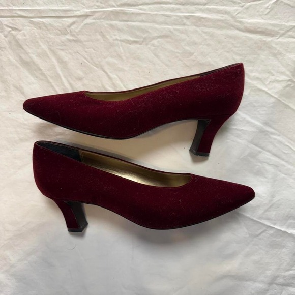 Nina Ricci Shoes - Burgundy Nina "Ricci" Suede Kitten Heels Sz 8 Narrow Whimsigoth